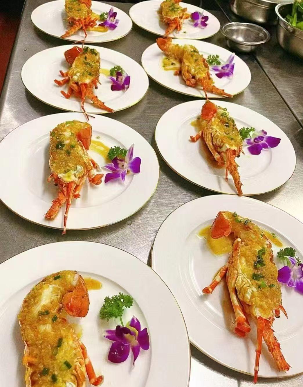 精致摆盘，美味龙虾，色彩缤纷，诱人食欲！