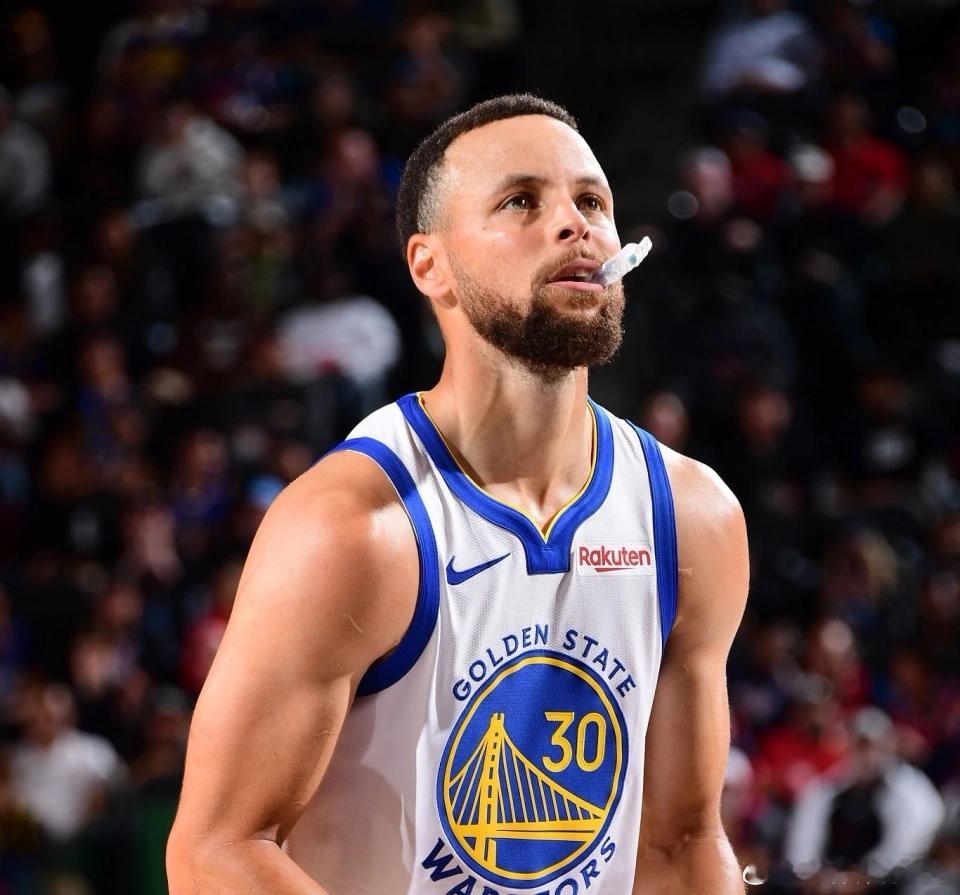 08月30日讯 数据博主Clutch Numbers统计了NBA历史球员，单届季