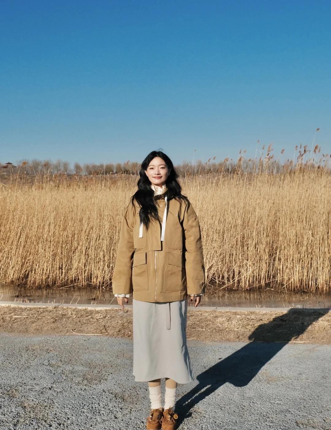 我那31岁还单身的小姨，回村过年了
她有快一米八的个头
前卫的思想
对抗世俗的叛