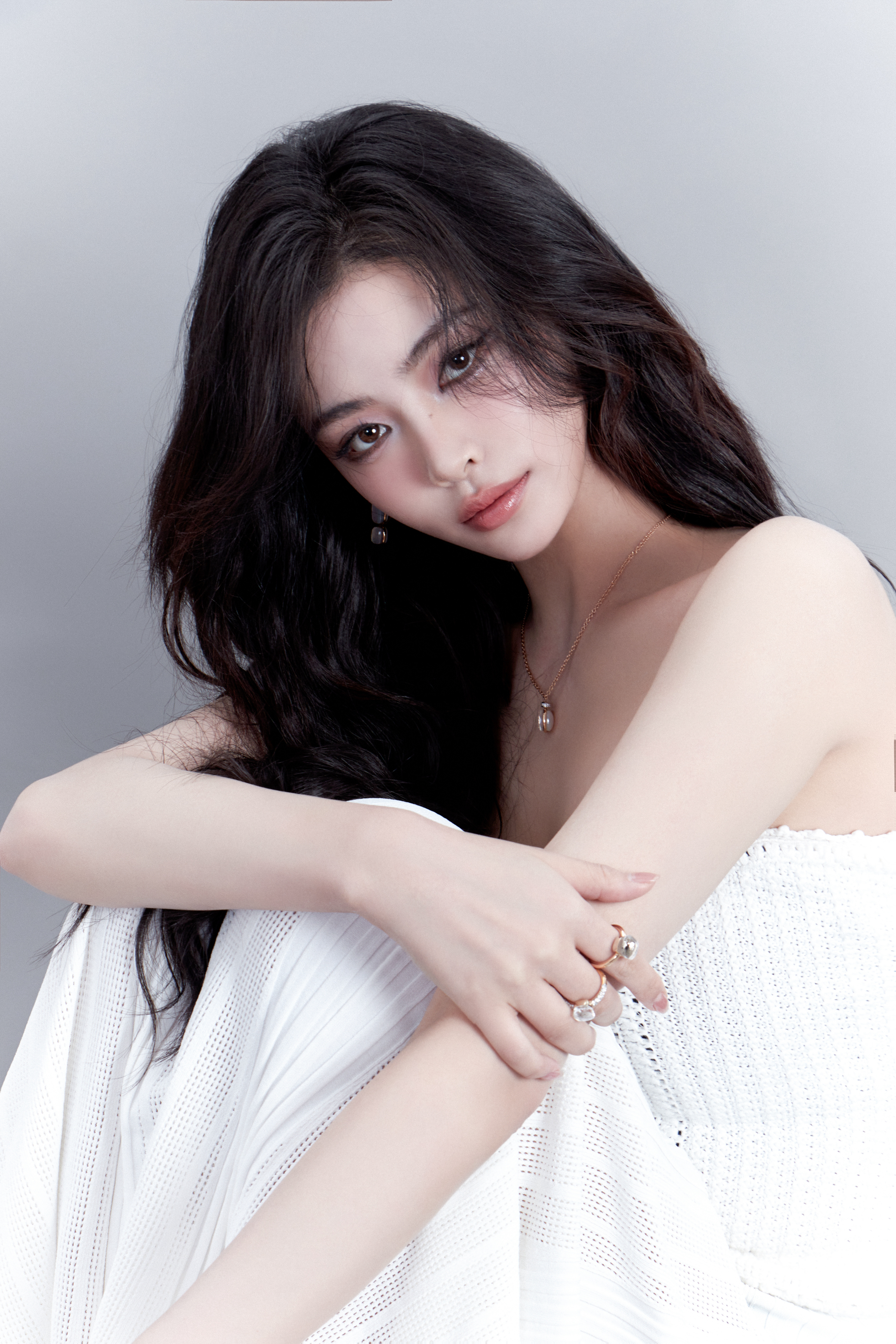 许佳琪 长发披肩 ​​​