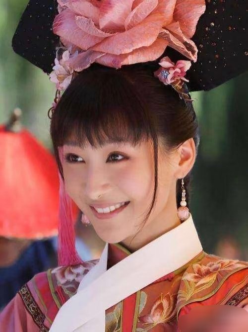 谁刷到安陵容打工vs松阳老家的对比剪辑了！原来安陵容是私下 烟 酒 都来才坏了嗓