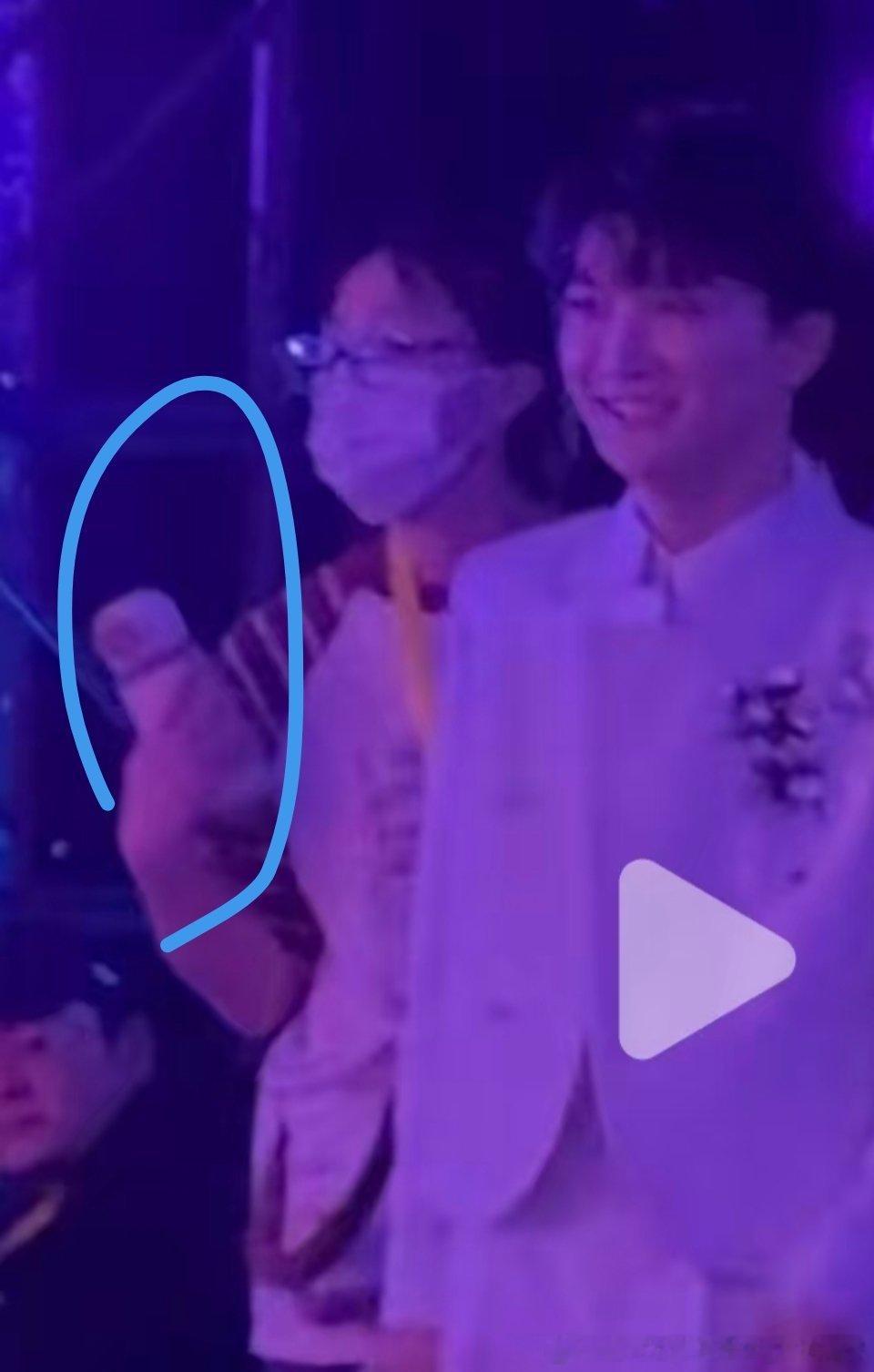 周深接到周深2026新年祝福了北京卫视跨年 我滴个乖乖，嫑杯