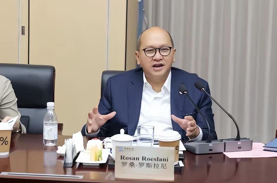 近期，印尼多位高层轮番对华释放合作善意，部长还接受专访大夸两国经贸前景，嘴上说得