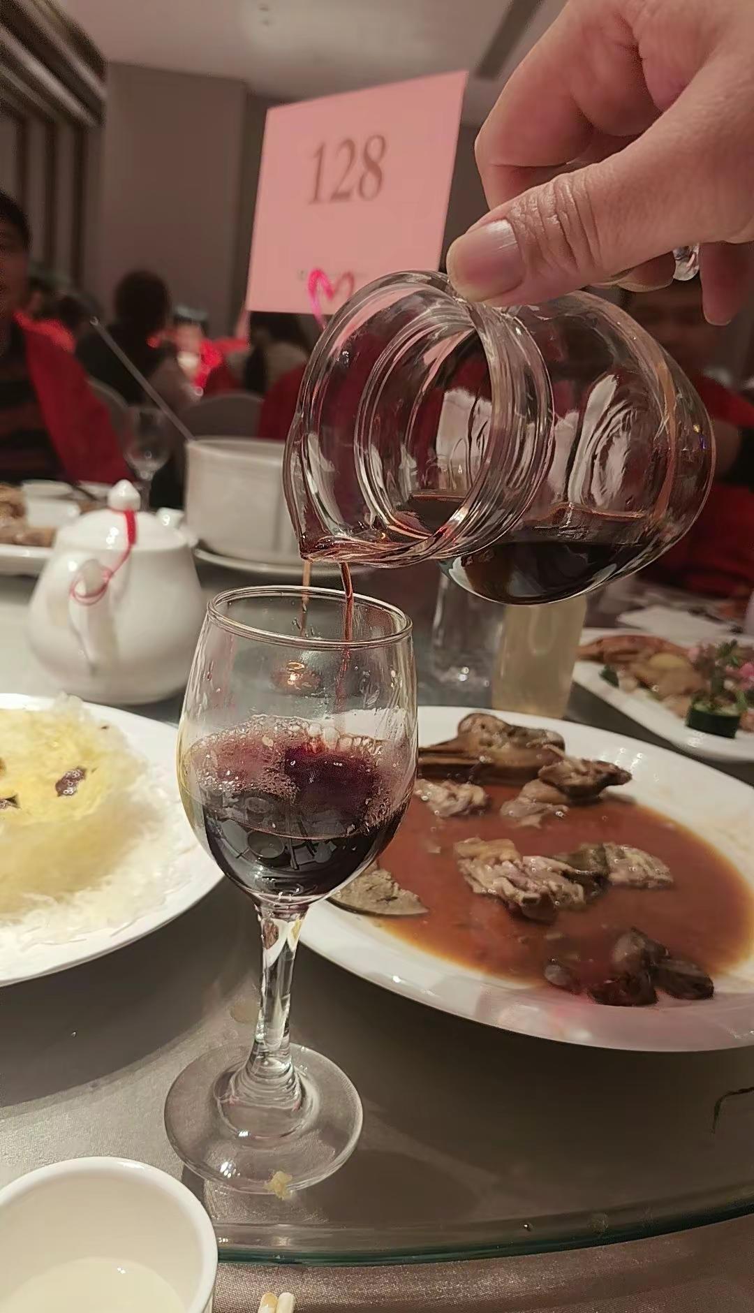 日子慢慢过，酒要浅浅喝😅😅