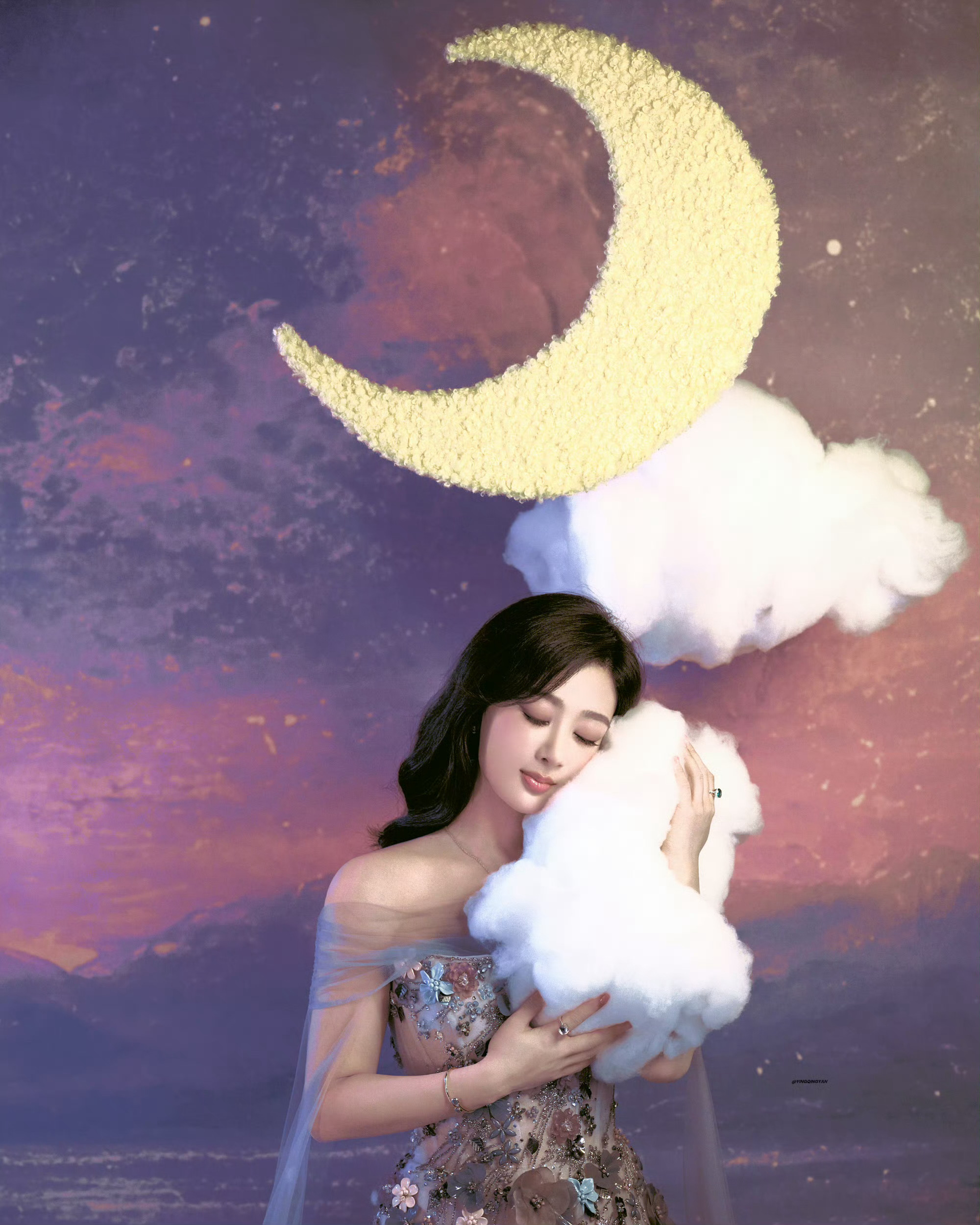 杨紫 宇宙需要无数颗星填满 而我的心只需要一个你就可以满足杨紫董竹君杨紫玉兰花开