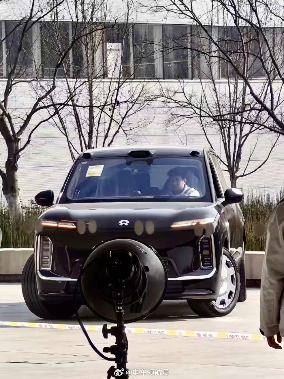关键词：ES9 全主动悬挂 四轮转向 大饼轮毂蔚来蔚来es9es9