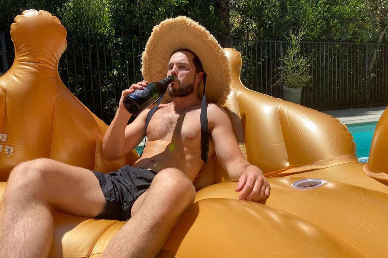 Jaeger LeCoultre 发布了其全球大使 Nicholas Hoult