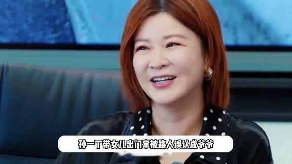 看完杜华女儿的日常片段，真心感慨小姑娘性格太讨喜了。完全没有豪门小孩的拘谨腼腆，