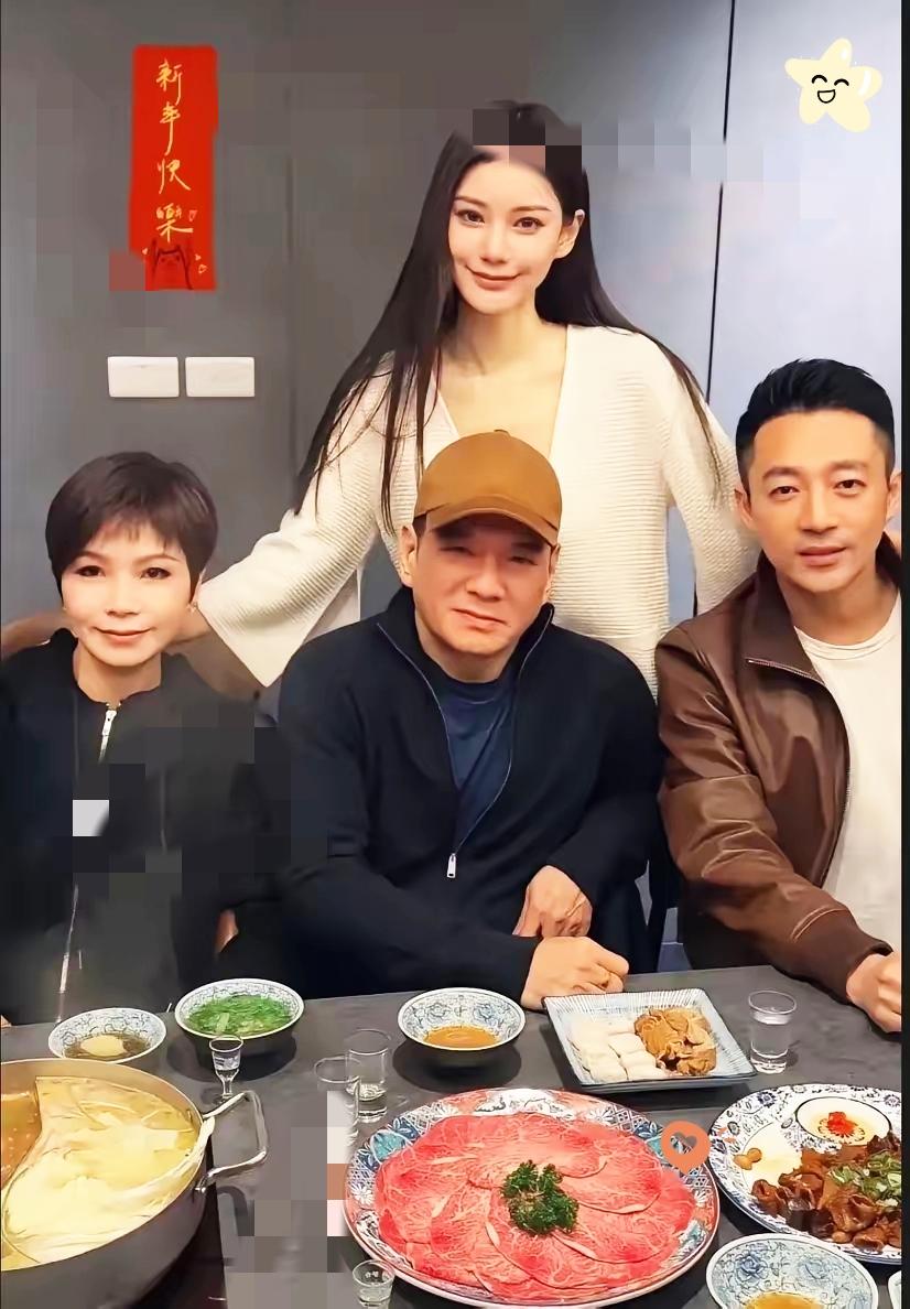 搜了一下马筱梅的家庭背景，我才真正看懂：好的家庭教育，藏着一个人最大的底气。
 