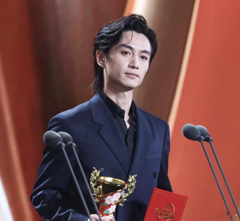 陈晓真的稳扎稳打，之前的人生之路收视率破三，大生意人演的也不错 