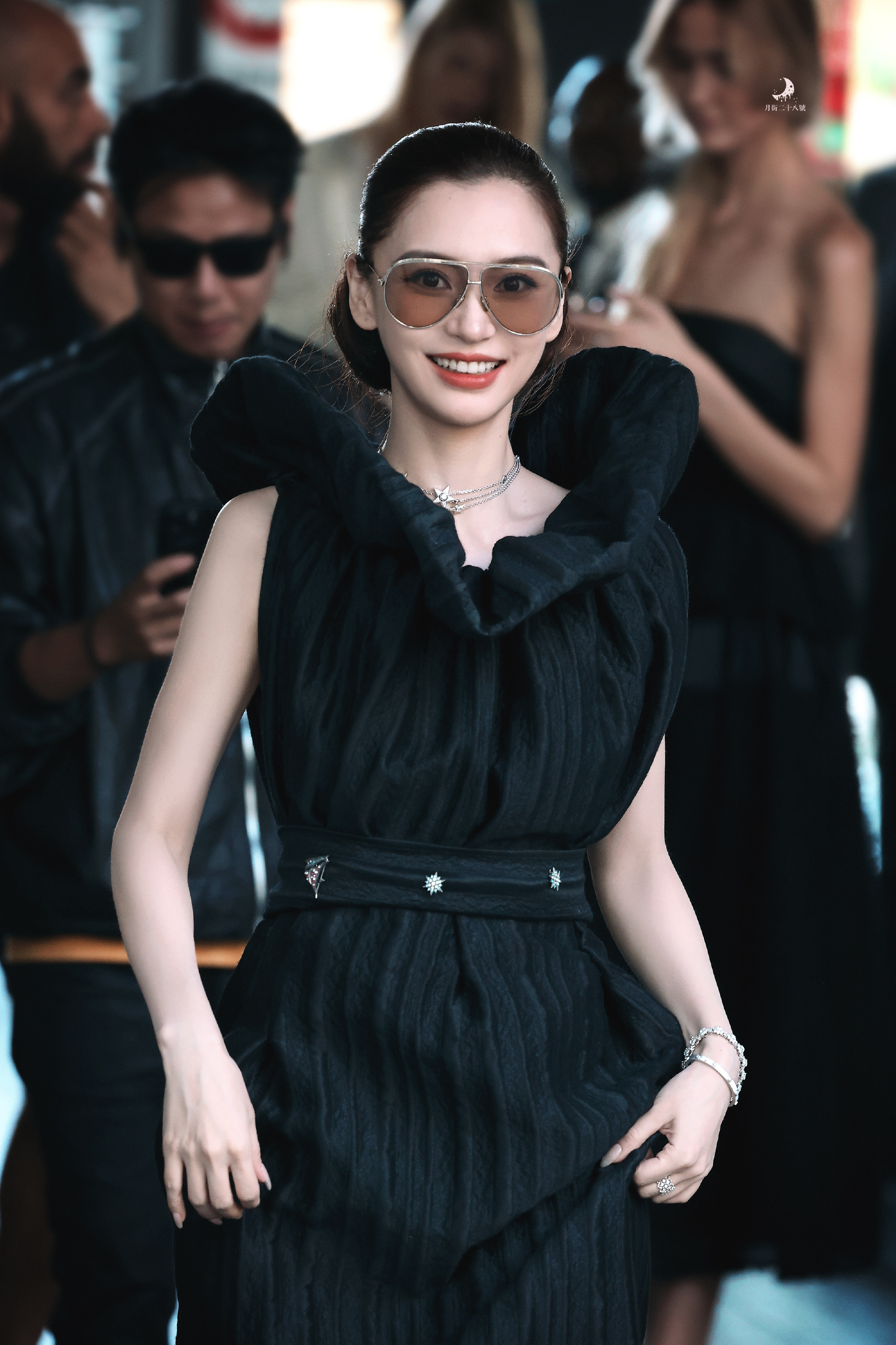 angelababy angelababy "枫叶飘向九月的乡野，我怀揣着心动与