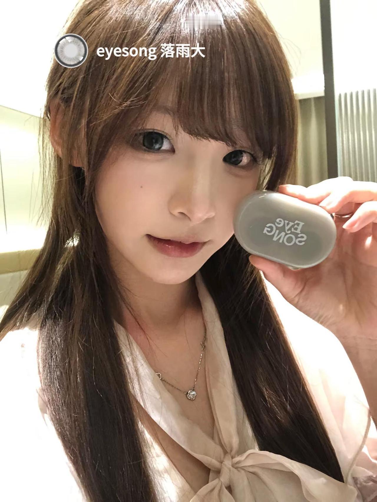 谁能拒绝这种白开水般百搭的美瞳日系妆容