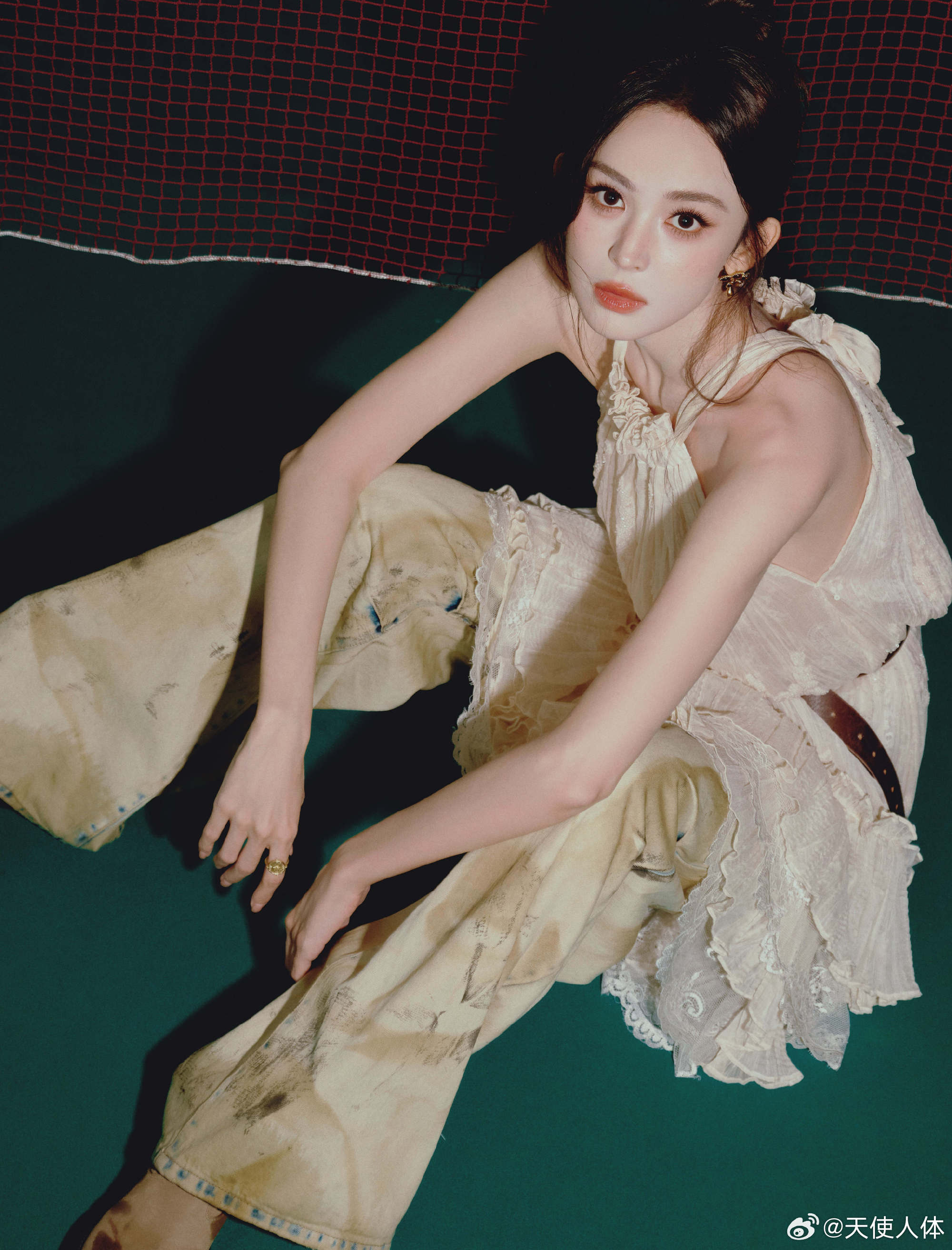 娜扎好努力的脖子 娜扎你好星期六，美人锁骨，甜椒ing。娜扎