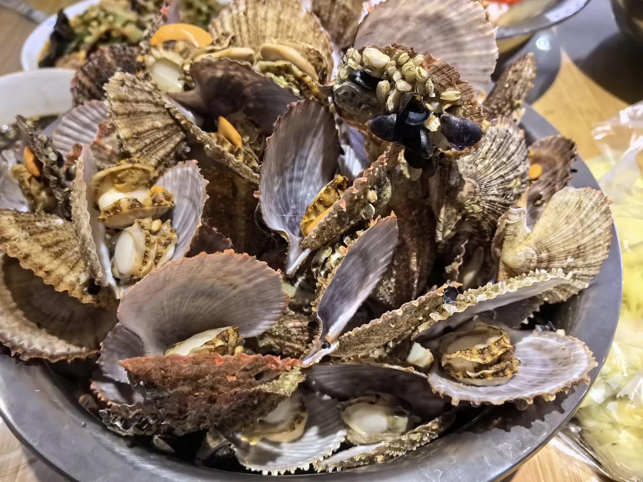 前几天河南高温，本地超39度了，热的一出空调屋就想伸舌头！一查日照才31，几个伙