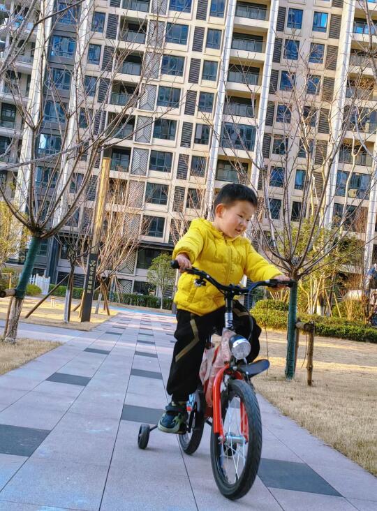 养娃秘诀｜能吃能睡能玩的快乐宝宝养成记！