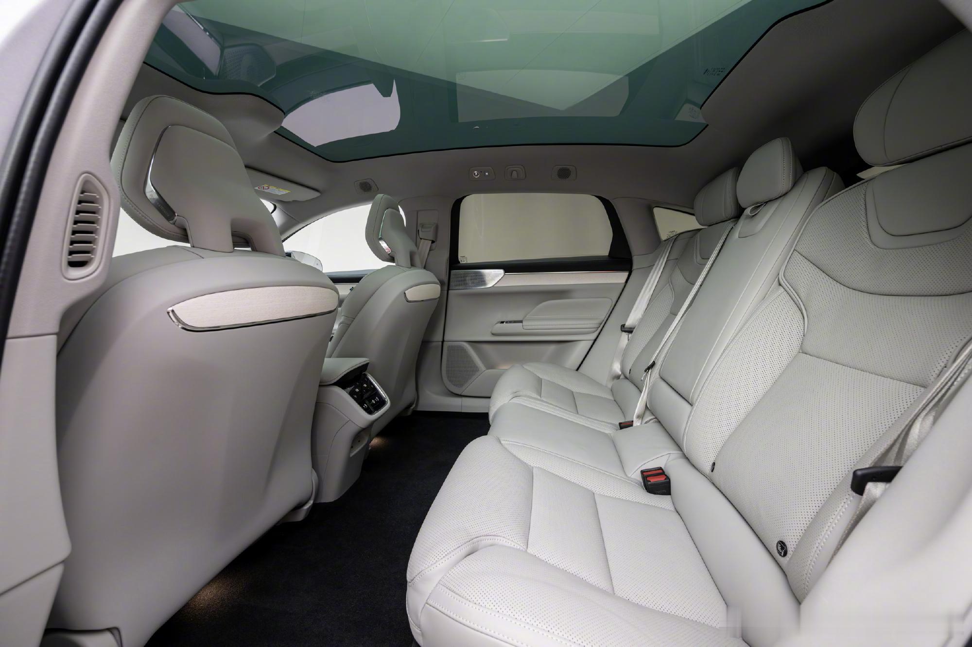 沃尔沃纯电双旗舰开启预售沃尔沃于2026年4月15日品牌99周年之际，正式开启纯