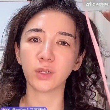 黄奕再回应女儿被抵制出道黄奕再回应女儿被抵制出道：“12岁还是个小孩，没必要说话