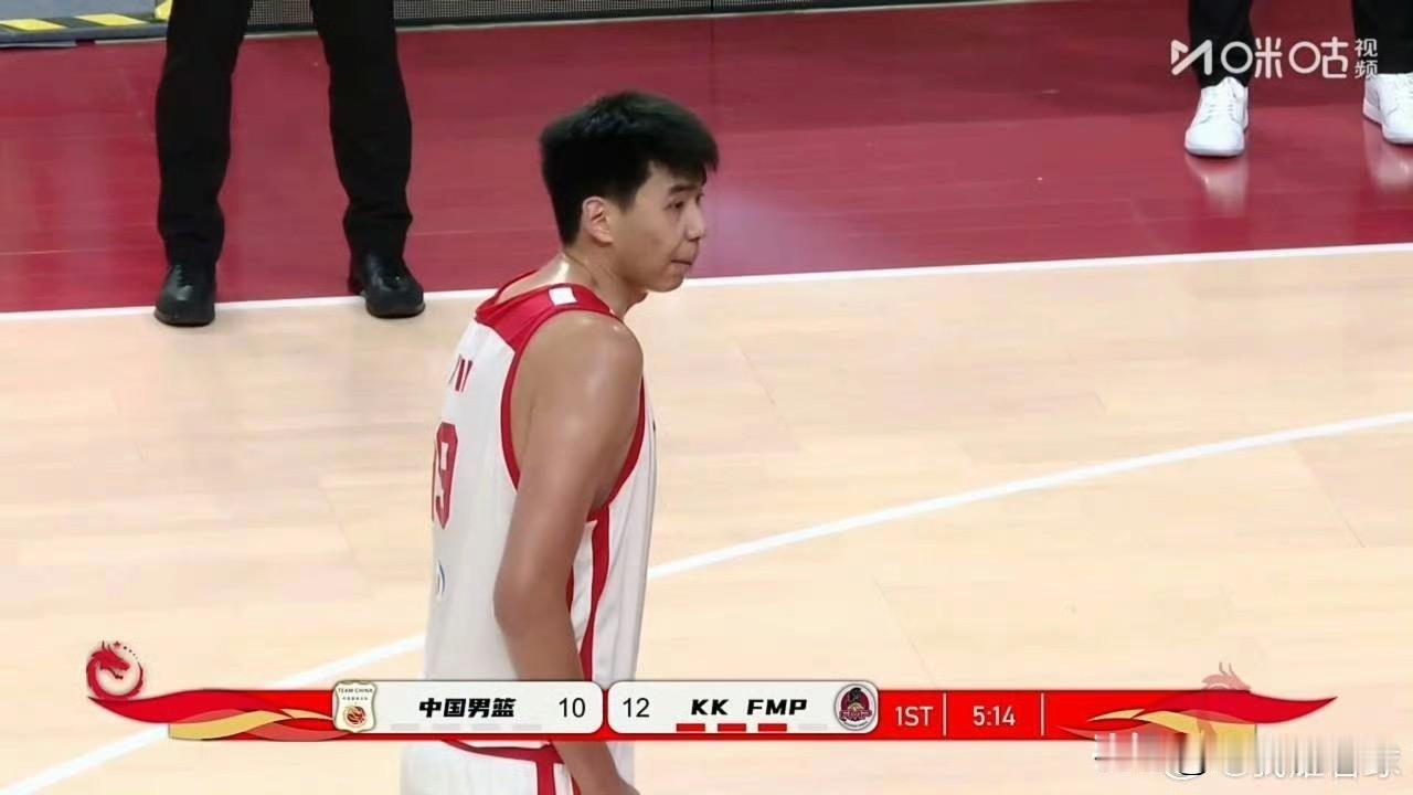 杜锋尴尬了！
中国男篮热身赛险胜欧洲劲旅塞尔维亚KK FMP队，出自广东队徐昕和