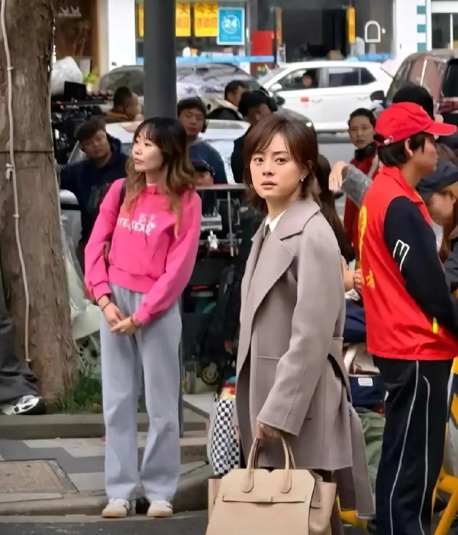 当别人在微博之夜、电影节争奇斗艳时，孙俪又“消失”了！团队直言：她只去能干活的地