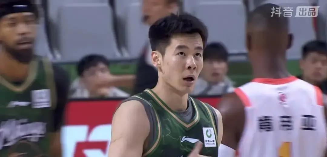 郭昊文24分吊打国家队后卫线！
 
昨晚CBA，郭昊文24分10篮板，把宁波后卫