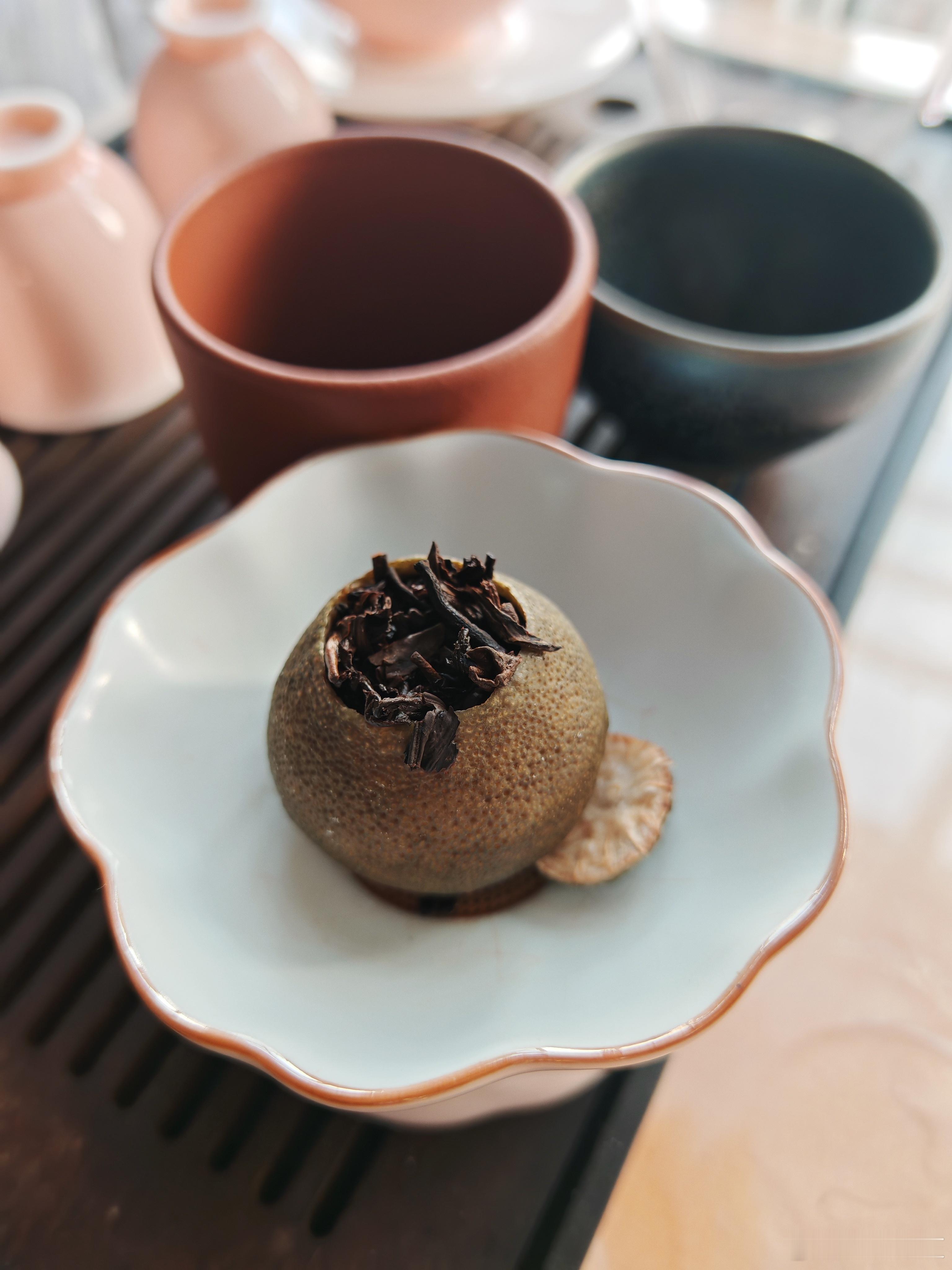 随手拍 下午茶时光，最享受小青柑。它独特的香气与味道总能让我心情愉悦。茶香浓郁，
