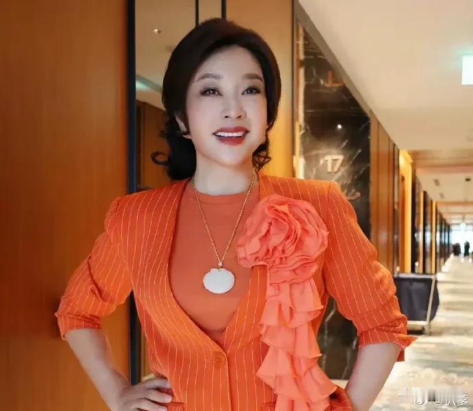 刘晓庆就是我最欣赏的那种女性，因为她是一个不被时代所局限的女人，如果把她的生命比