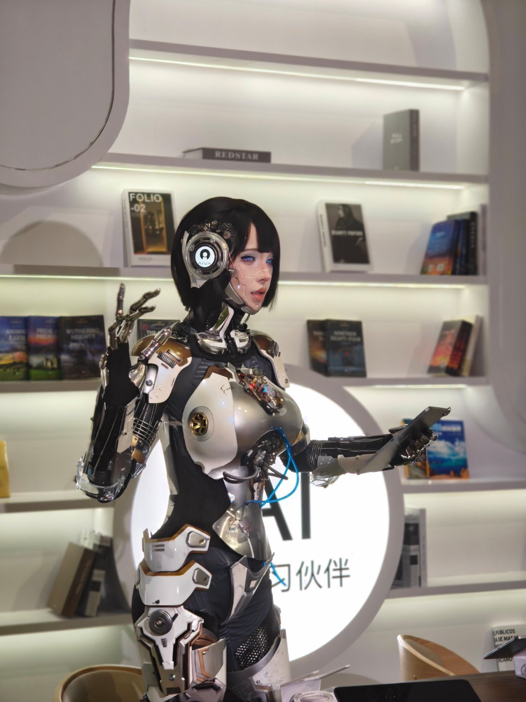 汽车品牌发布会现场随处可见 AI 科技智能体，这你敢信 赛豆科技AIVA品牌发布