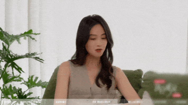蓝莹莹说乌兰图雅是蒙古包艺人乌兰图雅叫蓝盈莹学姐 两个女人聊的不是人设，是脚下的