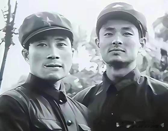 这两个和王学圻，当年并称空政话剧团的三大龙套。如果王学圻在的话，他们三人就聚齐了