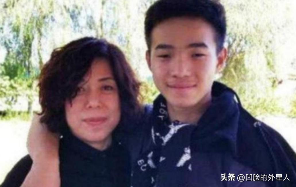 1995年，黑龙江一女子捡到一聋哑男婴，为了抚养他，不惜与丈夫离婚，甚至卖掉房产