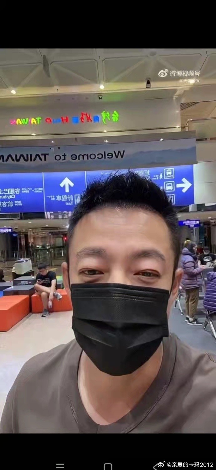 这是咋的了？1，哭肿了。2，肾衰。3，整容失败。 