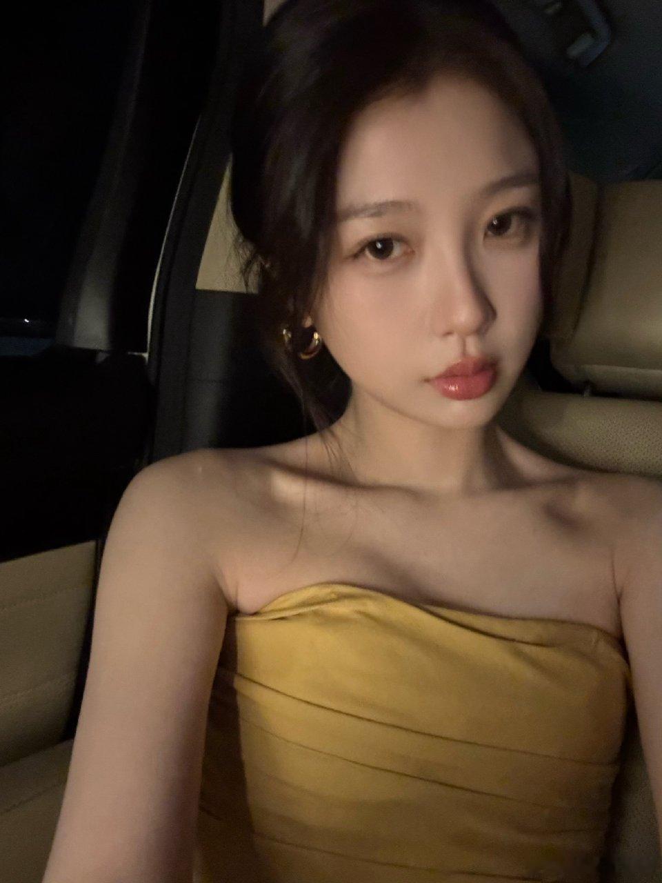 永夜星河[超话] 宝宝太美太明媚啦！我们现代版妙妙完全是富家千金大女主🥰在此接