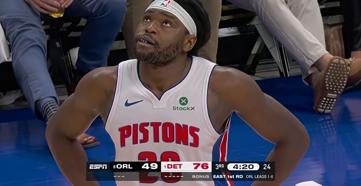 过于离谱！魔术7分40秒被打了个30-3！第三节打到进入最后4分钟了，魔术才得到