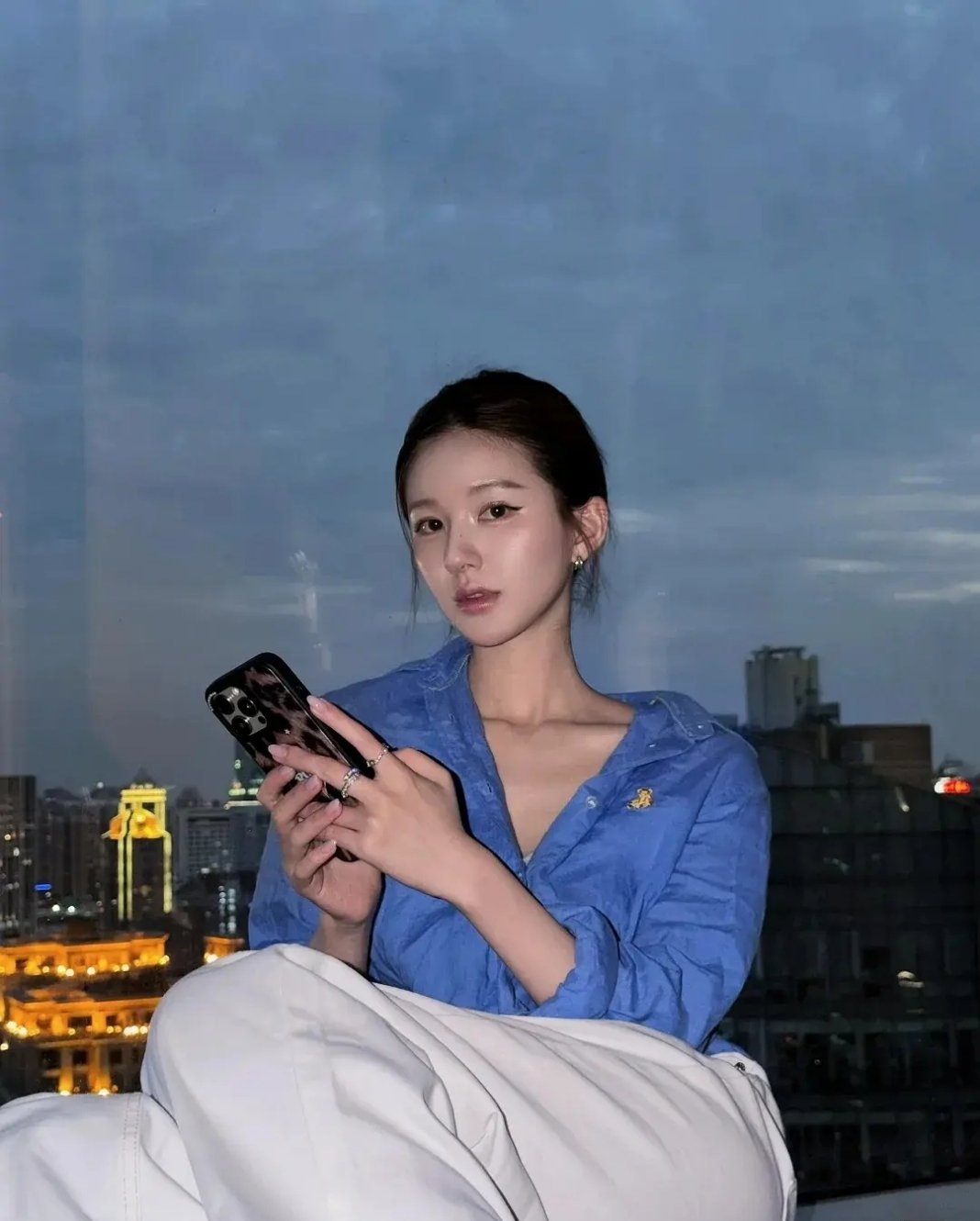 赵露思姐感十足，有种沉淀的高级感。 