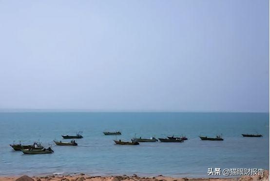 美军炸了伊朗的水厂，伊朗转头就炸了美国盟友的水厂。两边都不装样子了，专挑老百姓喝