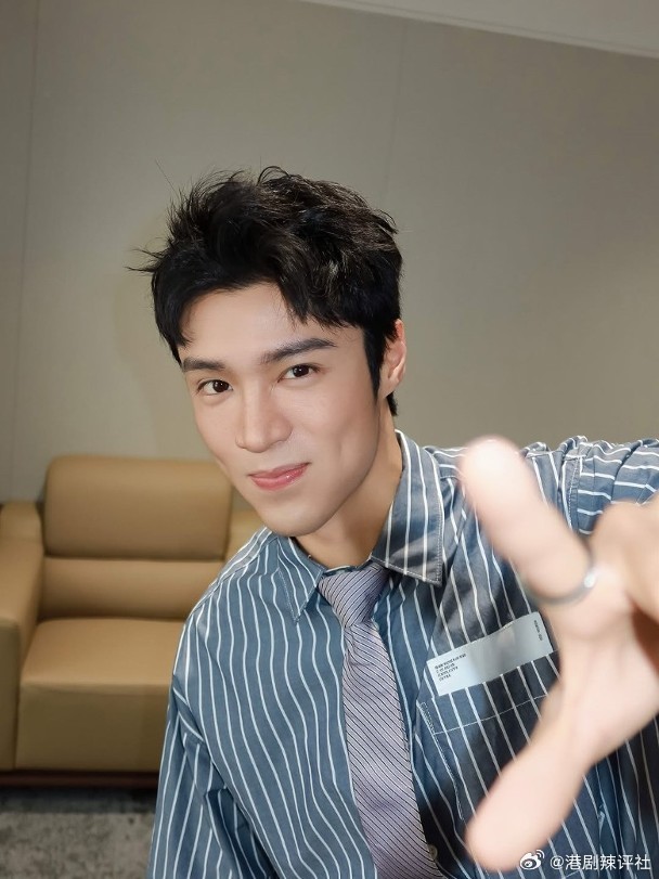 無綫小生丁子朗與小花郭珮文、陳若思主演的內地紅果短劇《天選之子的煩惱》近日上架，