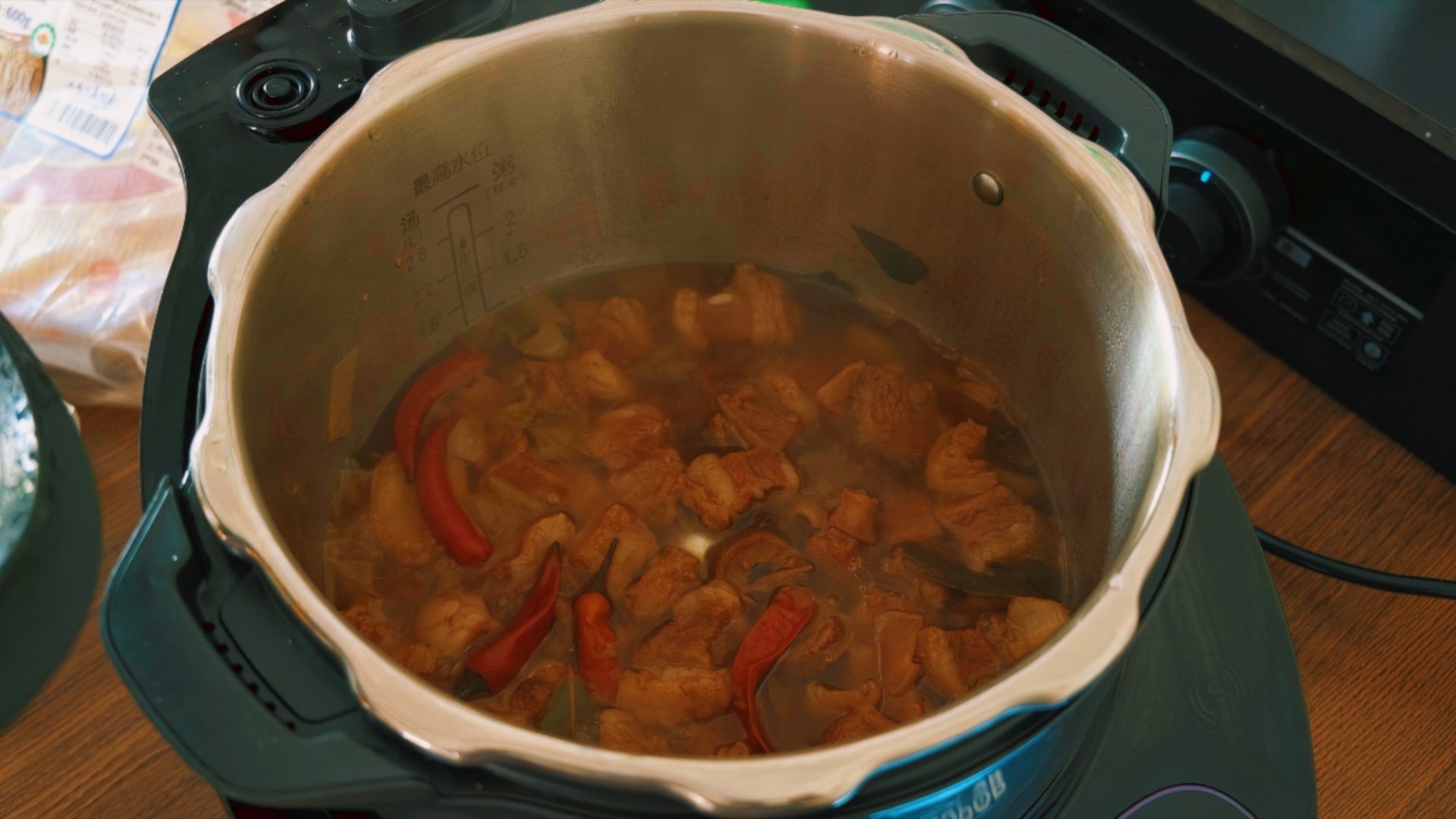 今日任务，在家做饭！躺着 躺着 躺着……明天继续飞你们俩是要毁了芒果吗