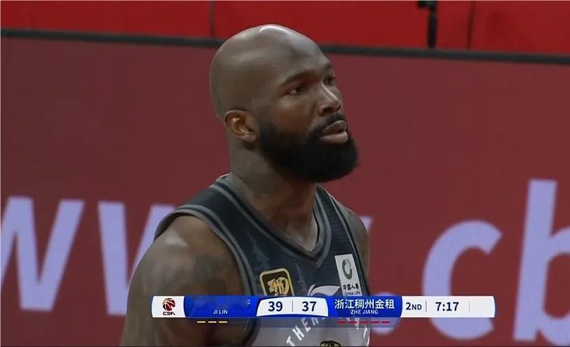 连续两场发挥神勇，却无奈连续两场被逆转输掉比赛，琼斯尽力了。但我想，吉林球迷也犯