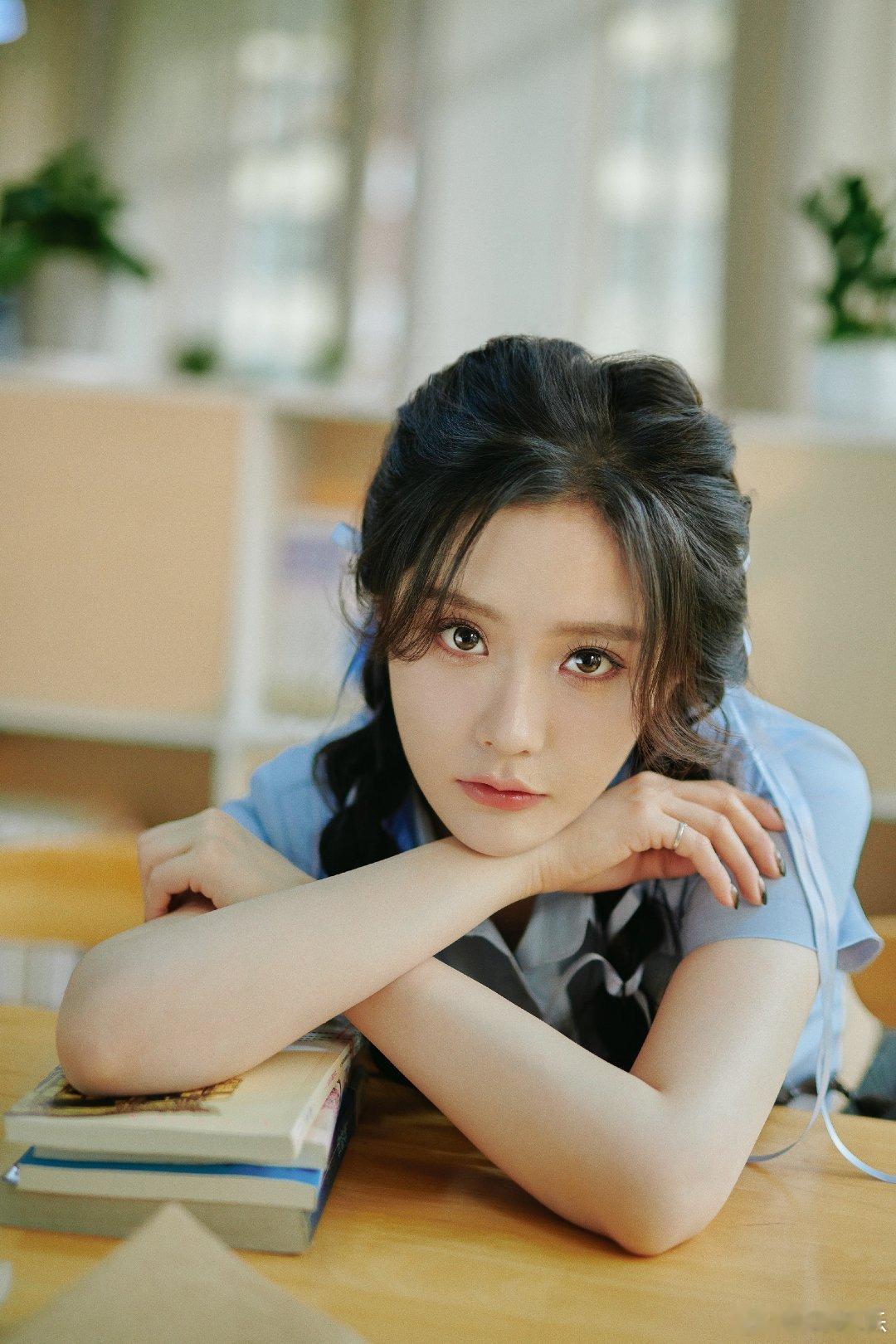 #硬糖少女303##王艺瑾# 今日份糖妹新鲜物料王艺瑾音乐节活动最新定妆照从曝光