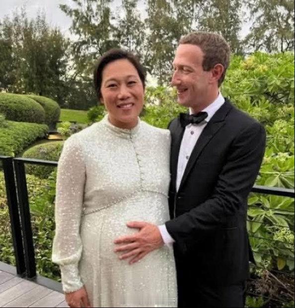 马克·扎克伯格在 2019 年为他的妻子设计了一台定制硬件设备。没有表盘。只有一