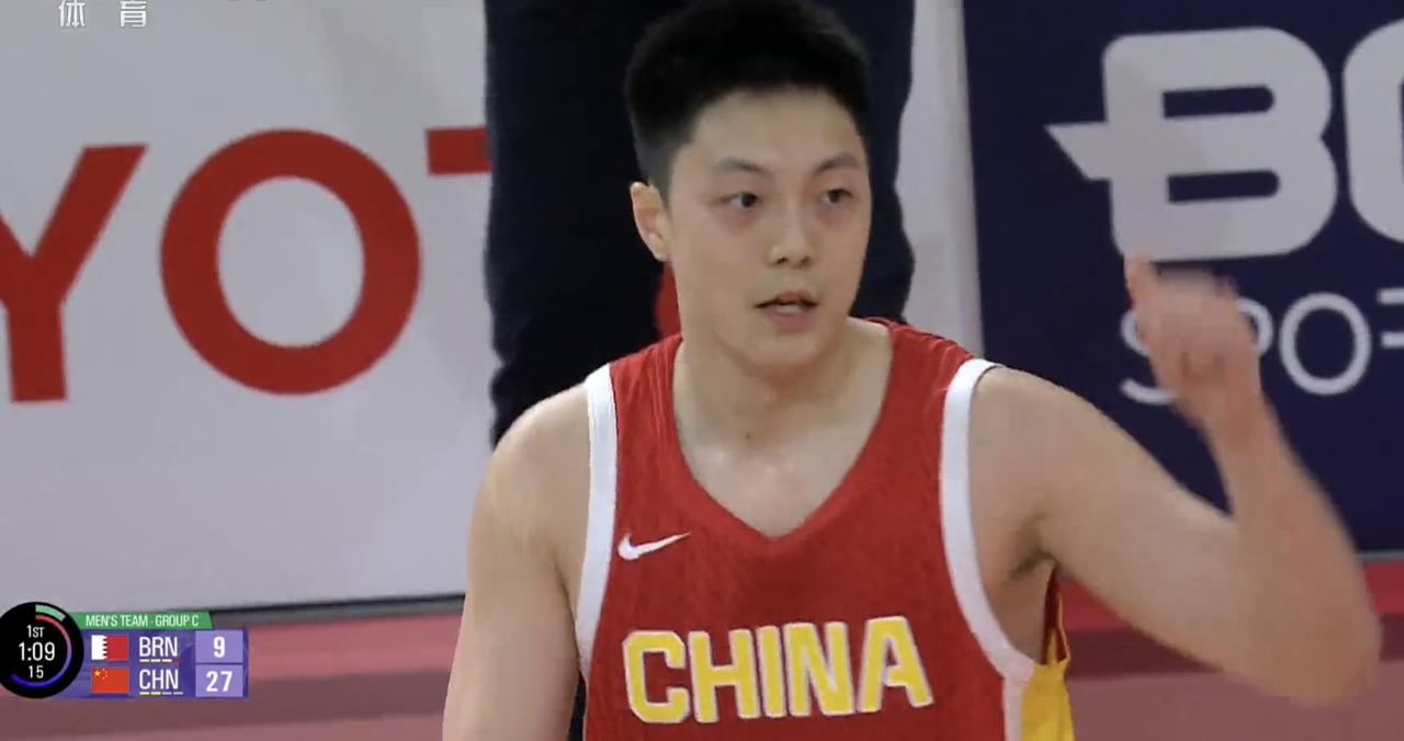 亚运会男篮小组赛，第一节打完，中国男篮32比11大比分领先巴林，净胜对手21分！