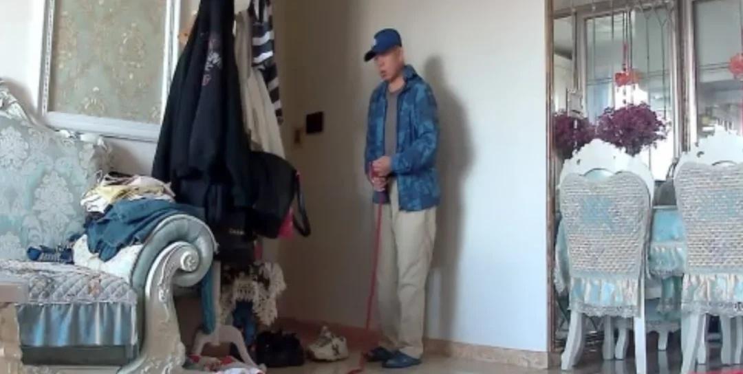 全哈尔滨寻人老人62岁
家住凡尔赛诗城！早上六点下楼遛狗，六点半从四号门出去了，