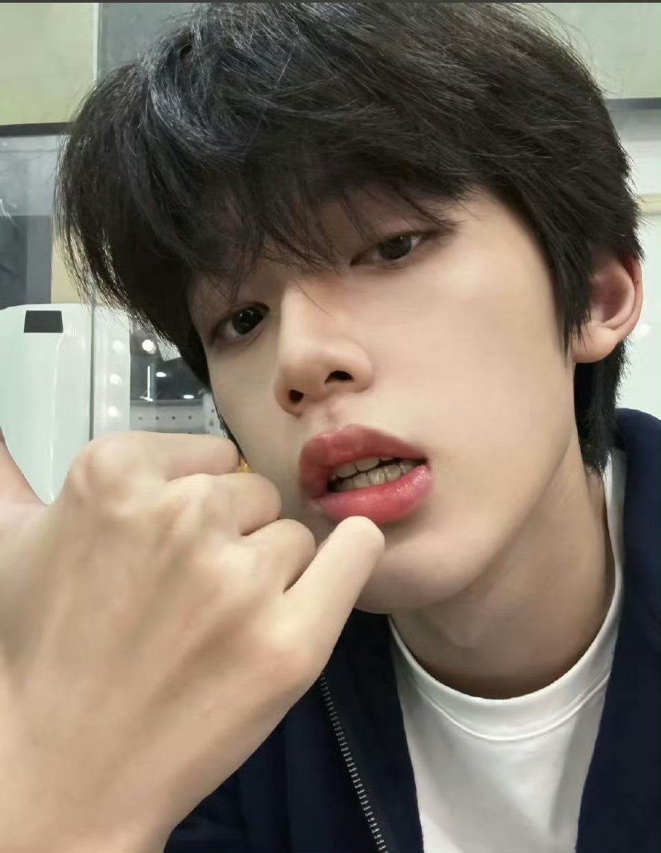 网友曝官俊臣北电落榜，可是不管成绩咋样，这个弟弟还挺帅的