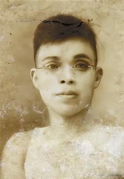 1935年，红军军团长刘畴西被俘后，连口热水都没喝到。审问他的俞济时，还是他的黄