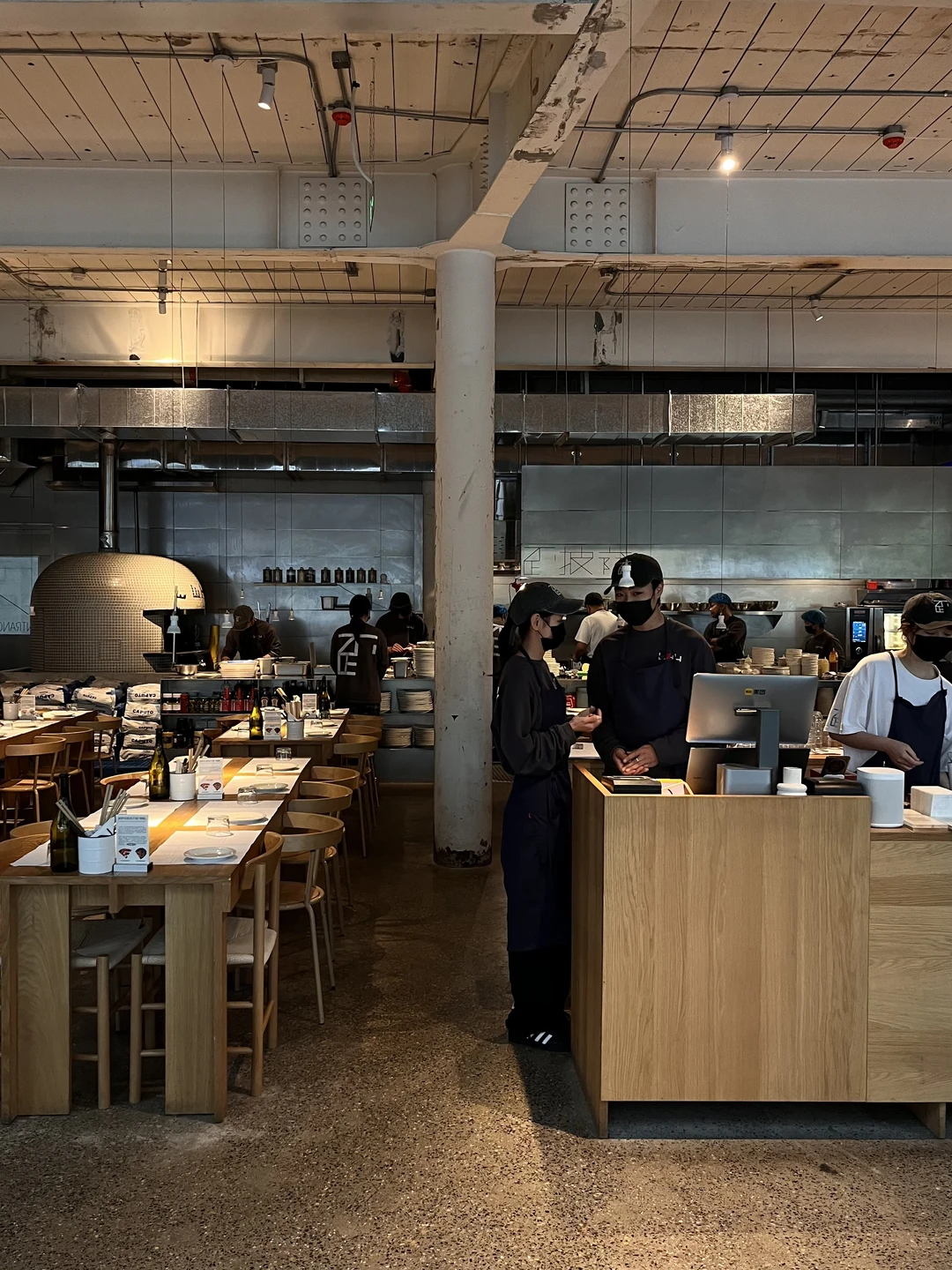 阿那亚歪食堂 | 好吃的🍕披萨、汉堡和汤揪面