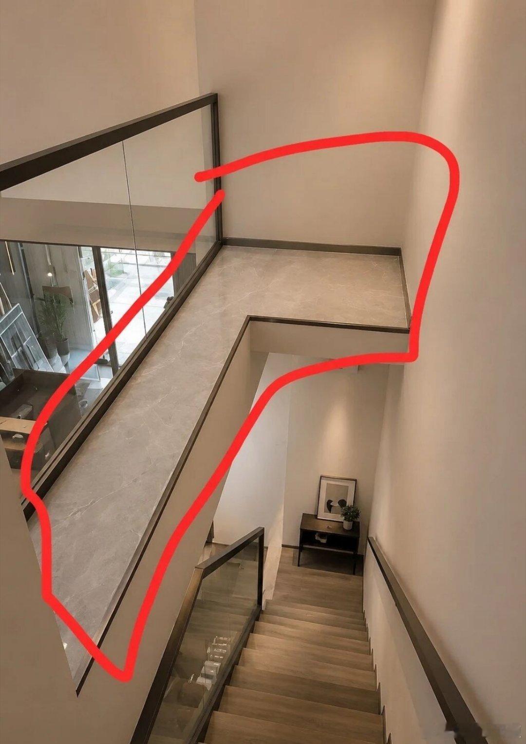 这个地方不用怪可惜的，但又不知道放啥……这种房子是谁设计的？反人类。 