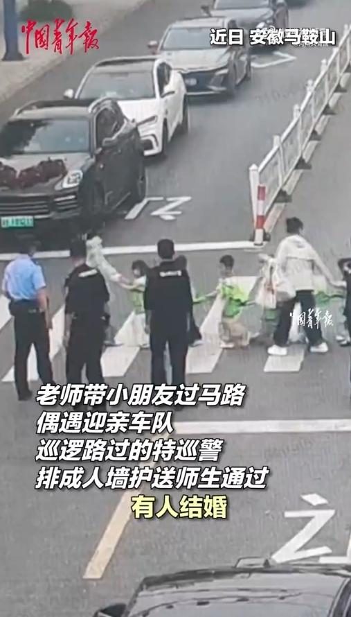 暖炸了！洛阳街头这幕，看一次泪目一次！
 
河南洛阳的一个路口，幼儿园的孩子们排
