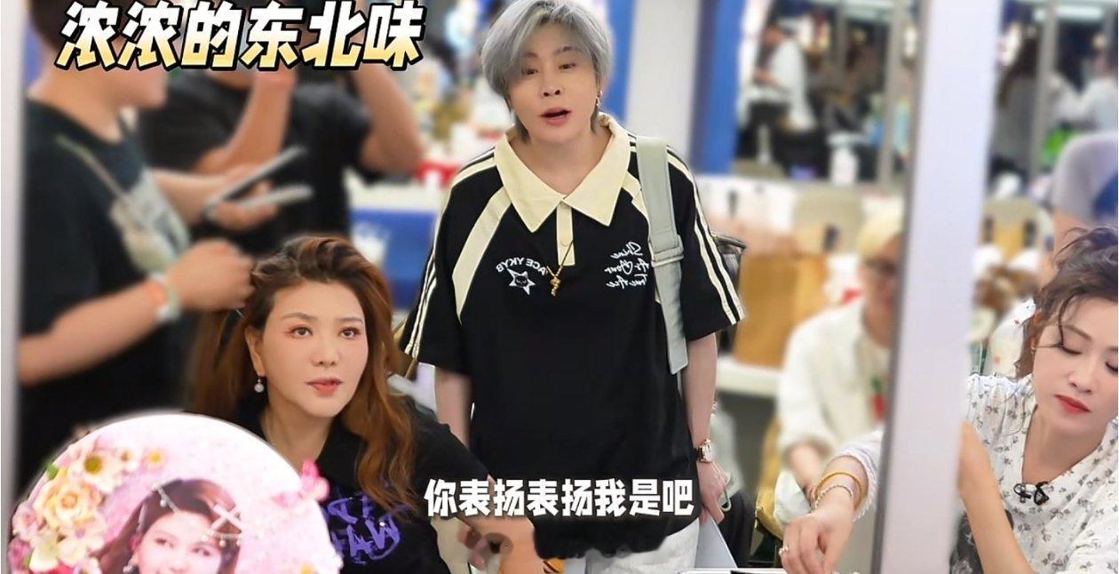 老妹儿求夸奖来了哈哈哈 