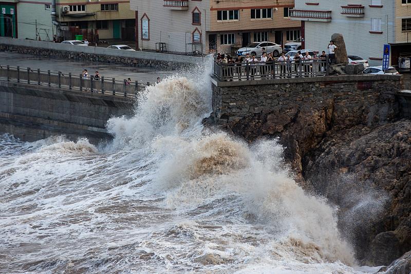 浙江海域要有大动静了，国家海洋预报台都拉响东南沿海海浪红色警报！今年第9号台风“