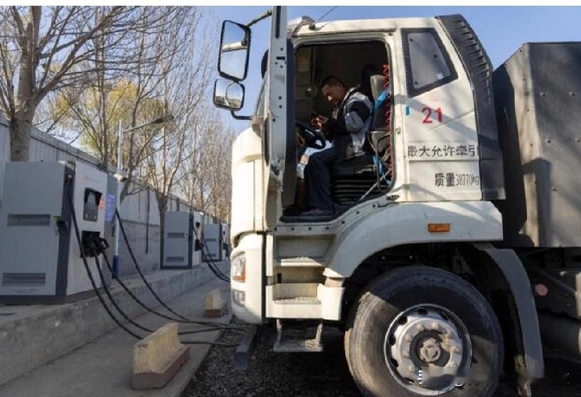 中国柴油卡车正向电动卡车转变。这可能改变全球液化天然气和柴油需求。中国正在迅速用